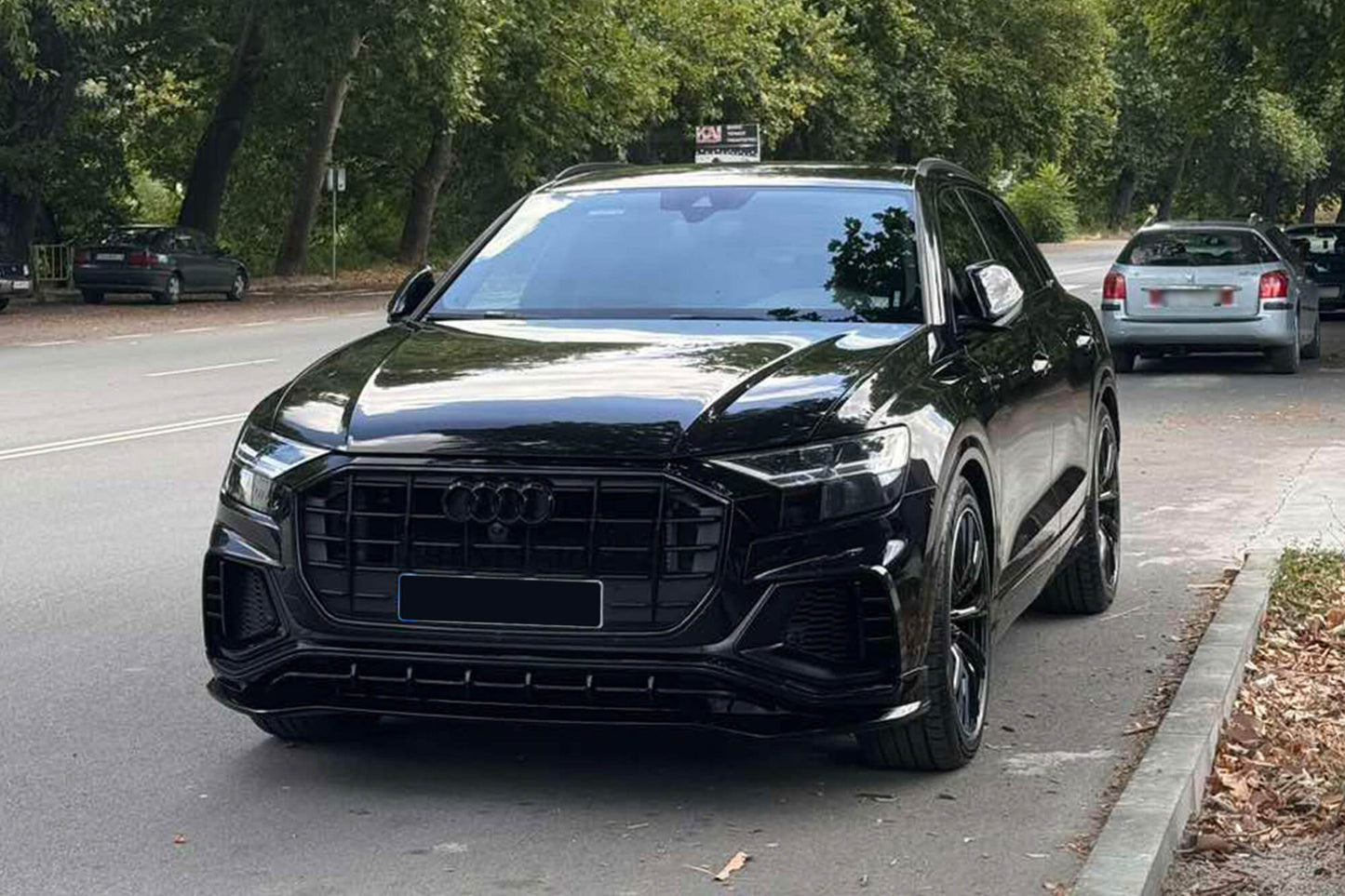 Pachet Aero compatibil cu Audi SQ8 (după 2018) pentru modelul echipat cu bare S-line
