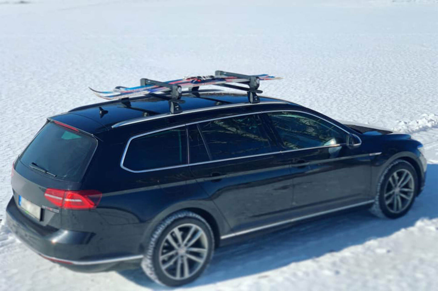 Suport schiuri Hakr Alu 6, latime 750 mm, pentru 6 schiuri, manere negre