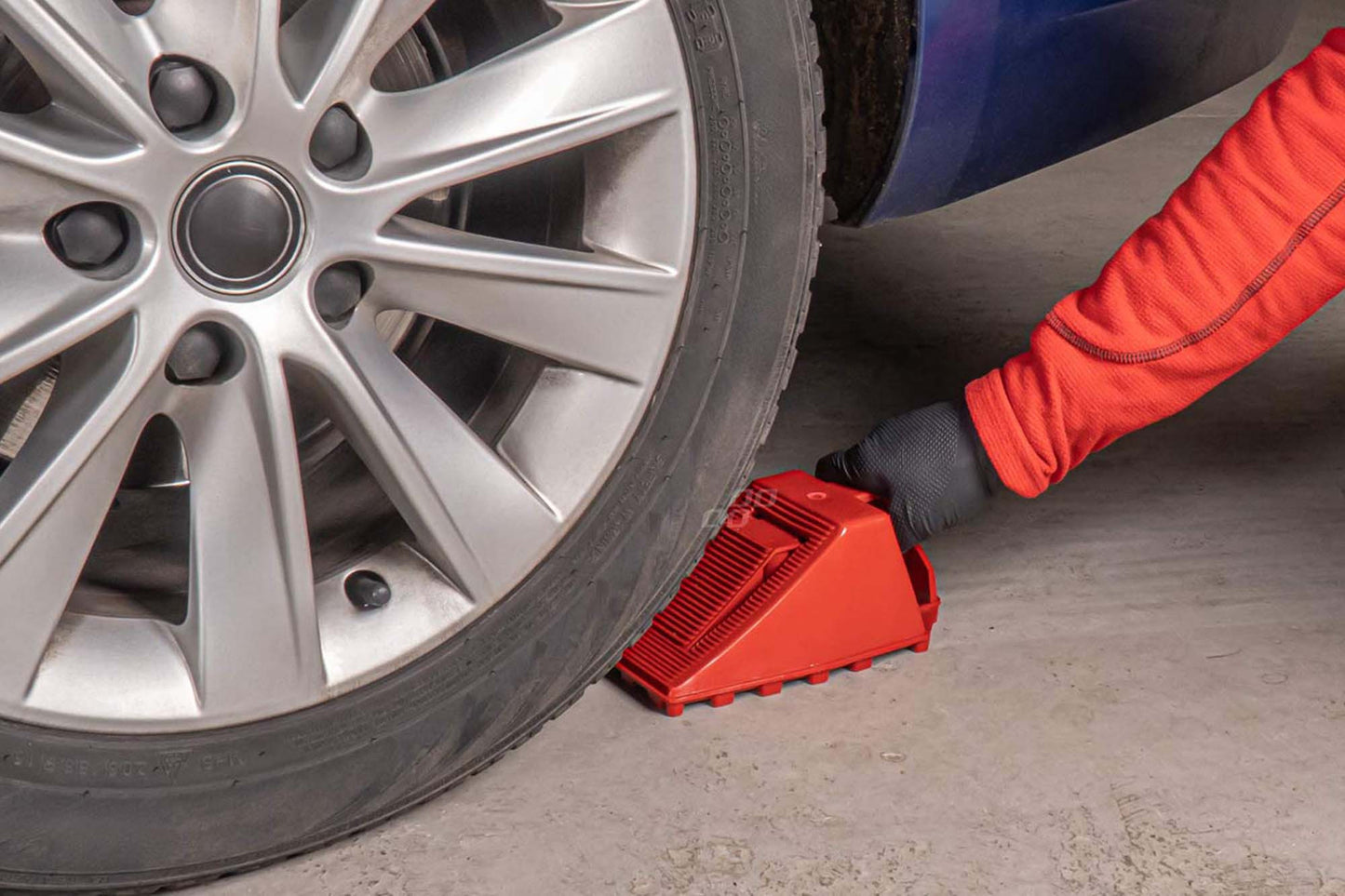 Blocator de roata - plastic, rosu, Amio, cu contor 220x80x120mm, 1 bucata