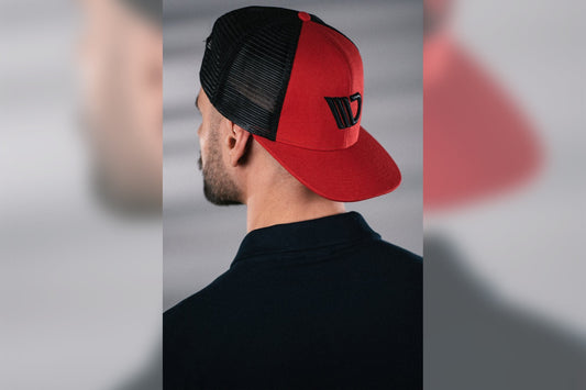 Sapca rosie Maxton Design cu logo negru