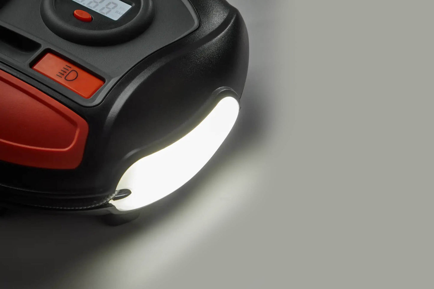 Compresor digital Osram model 400 pentru anvelope 12V, 10A, 5.5 bar