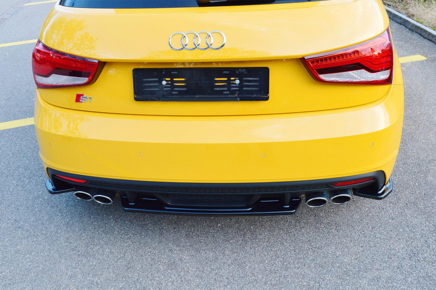 Inserție difuzor spate Maxton Design S1 pentru Audi A1 8X 2014-2018, negru mat