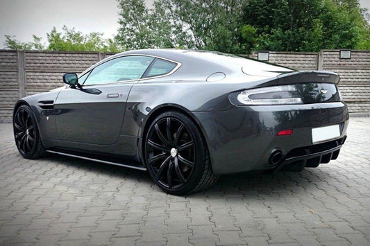 Extensie bara spate Maxton Design pentru Aston Martin V8 Vantage (dupa 2004), negru lucios