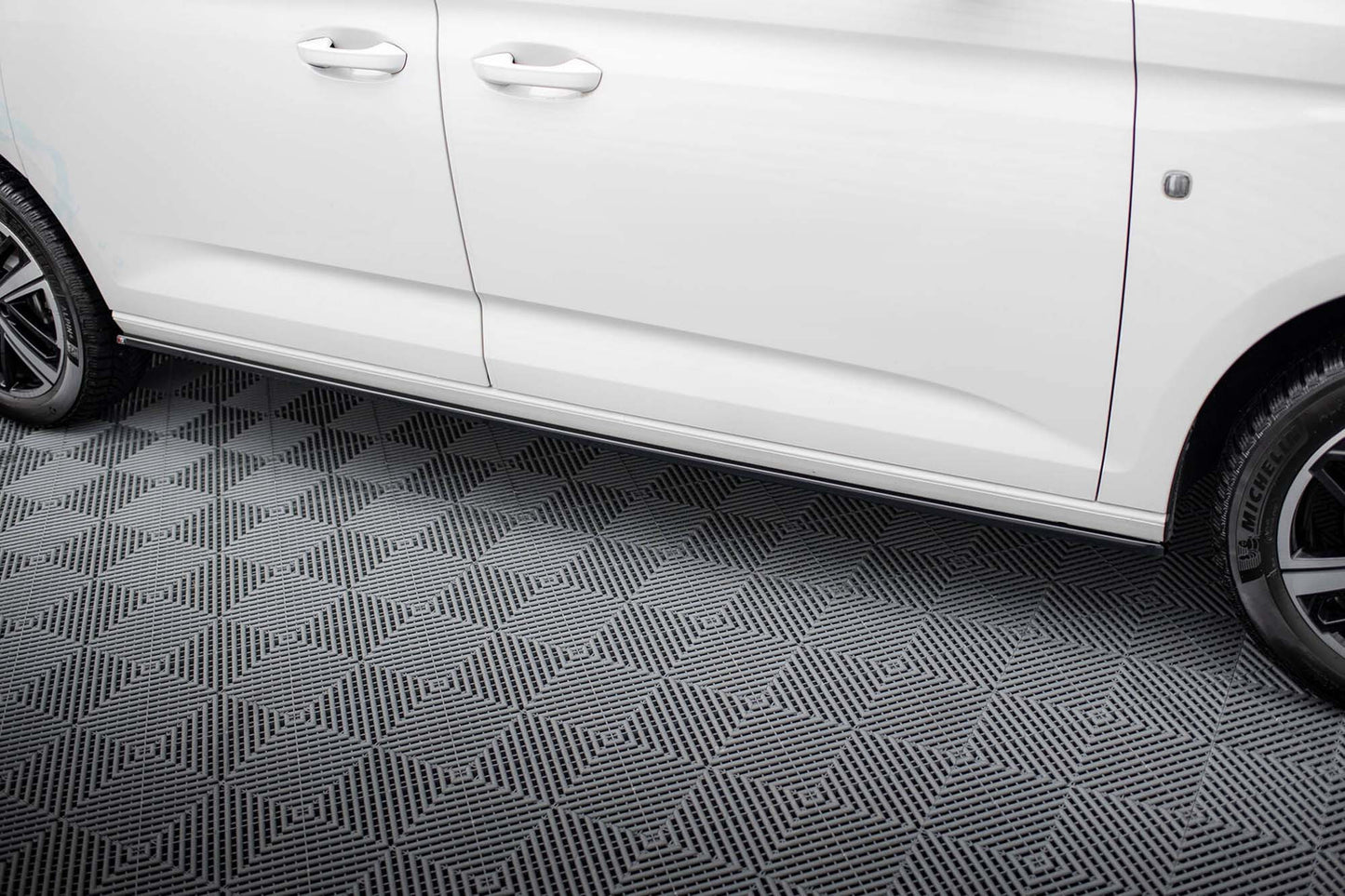 Maxton Design praguri pentru portiere Volkswagen Caddy Maxi dupa 2020