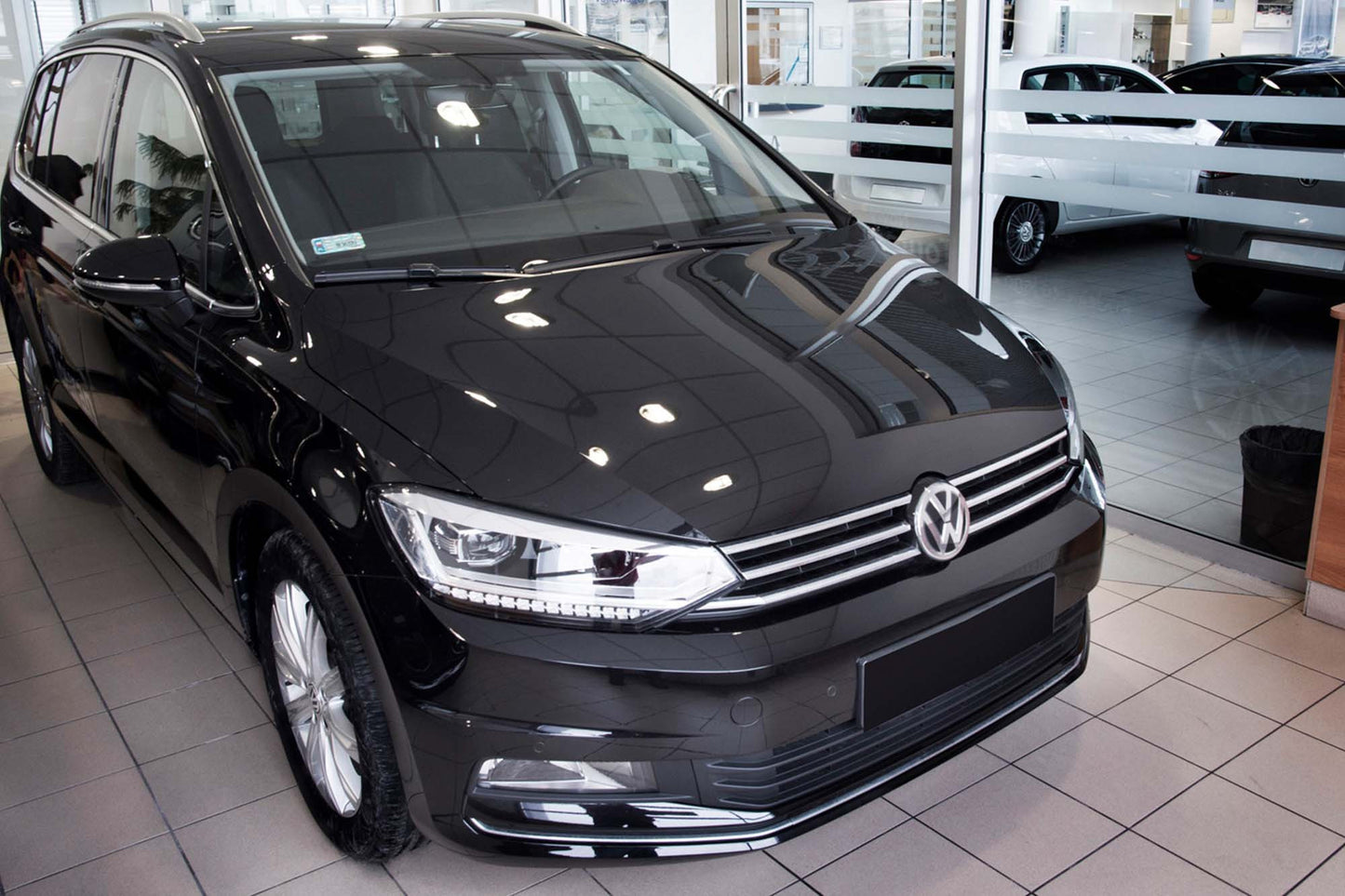 Protectie bara spate Avisa pentru Volkswagen Touran, R-Line (dupa 2015), negru lucios