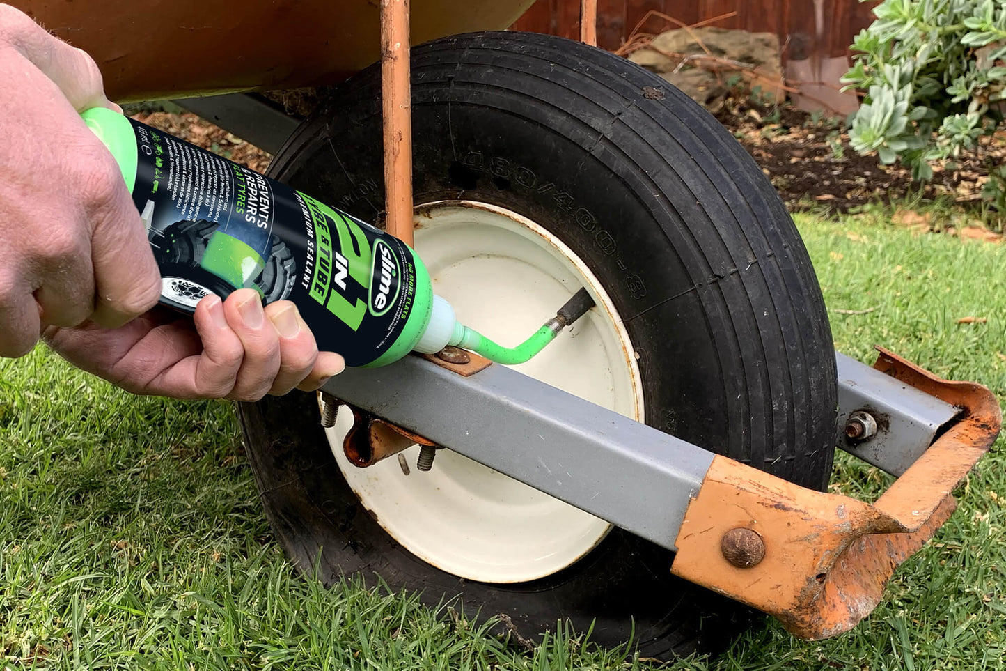 Slime 2-in-1 Sigilant Anvelope si Camere, previne si repara, potrivit pentru toate vehiculele off-highway, 473ml