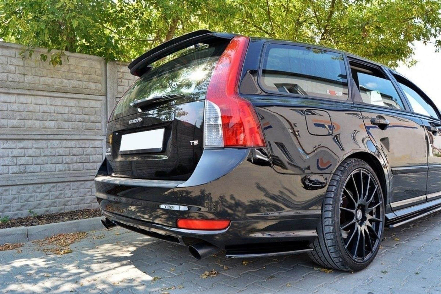 Spoiler Maxton Design tip R-Design pentru portbagaj Volvo V50 (2007-2012), negru mat