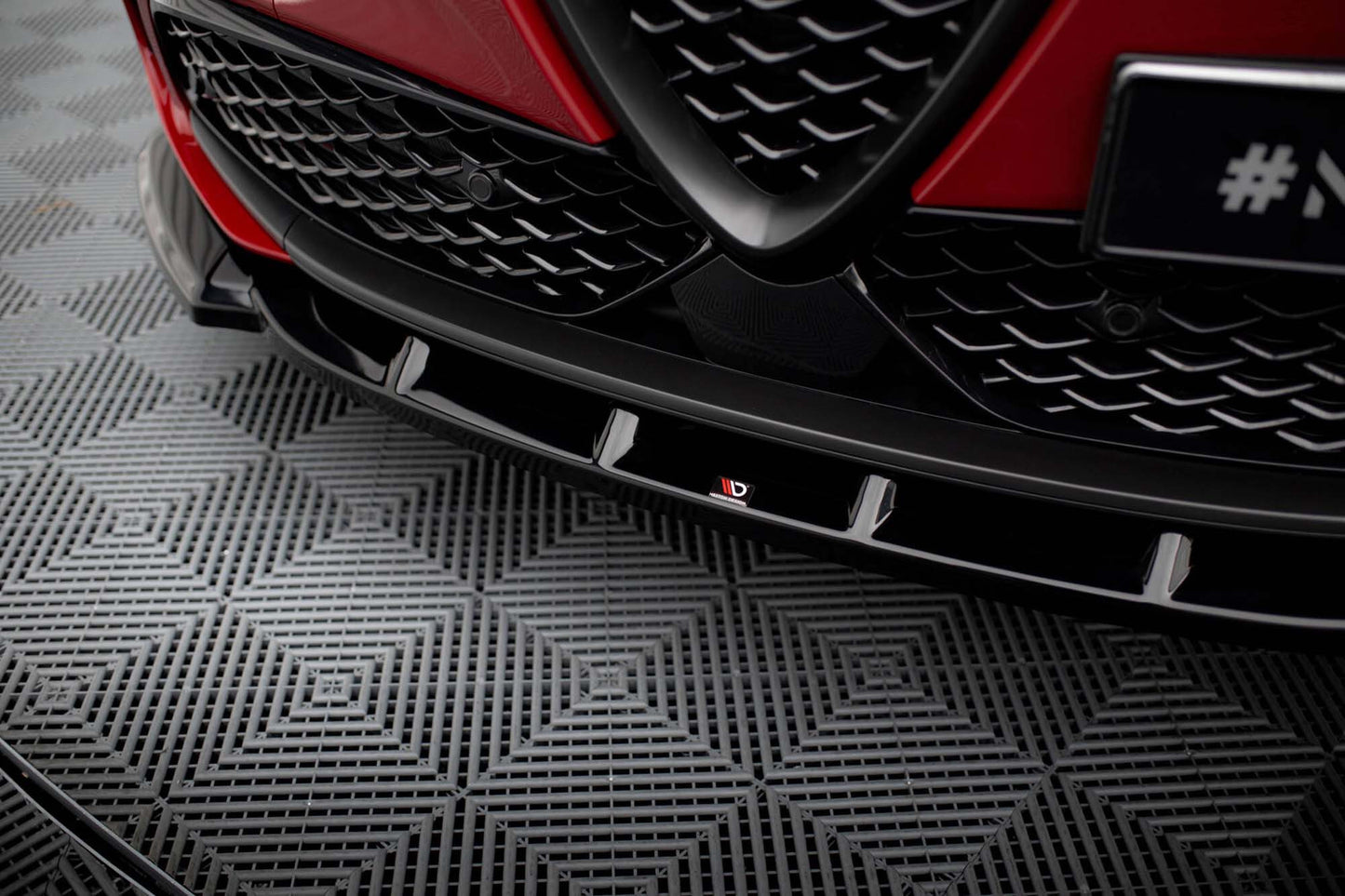 Spoiler Maxton Design versiunea 2 pentru Alfa Romeo Tonale bara față după 2022, negru lucios