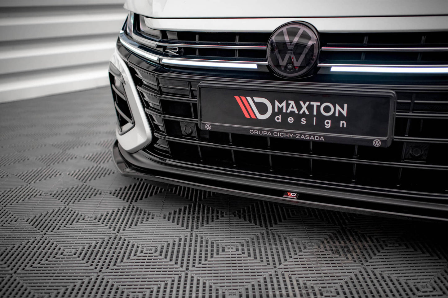 Splitter versiunea 3 Maxton Design pentru bara fata Volkswagen Arteon R dupa 2020, negru mat