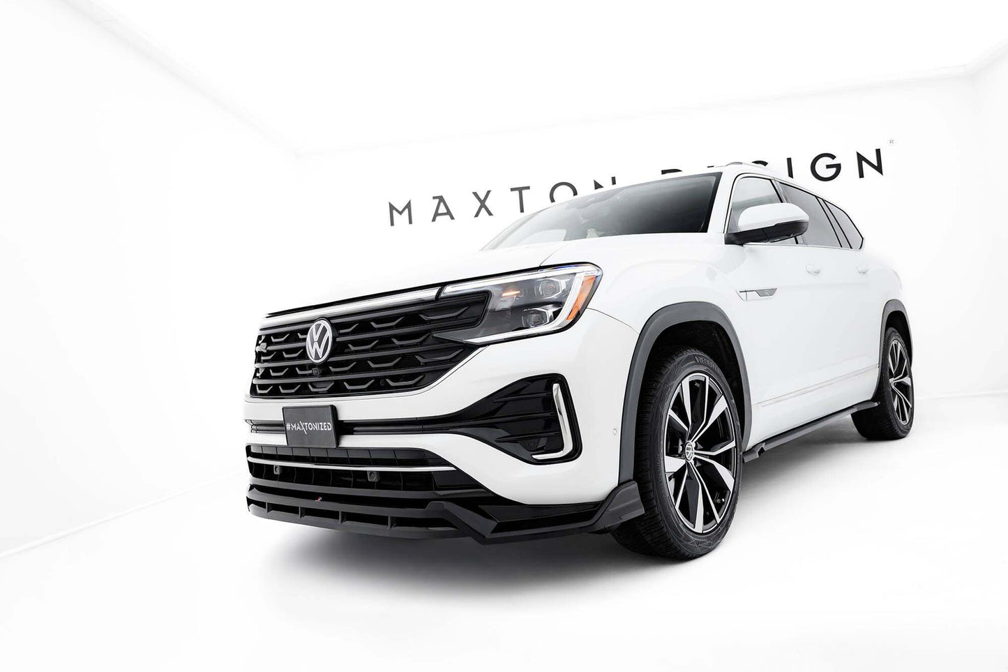 Spoiler Maxton Design pentru bara fata R-Line Volkswagen Atlas dupa 2023, lac negru