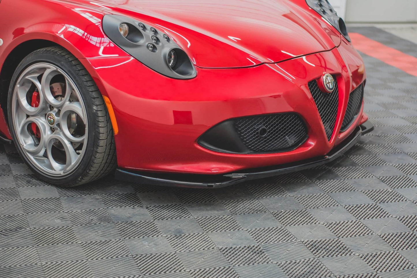 Maxton Design spoiler pentru Alfa Romeo 4C 2013-2017 bara fata, culoare carbon