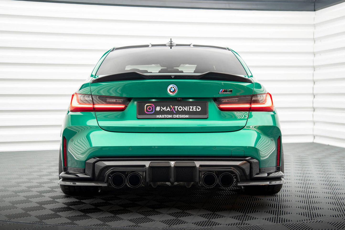 Suport numar de inmatriculare cu logo Maxton Design