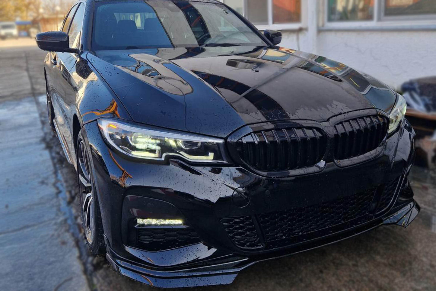 Pachet tuning compatibil cu BMW seria 3 G20 (dupa 2019), cu grila compatibila cu ACC