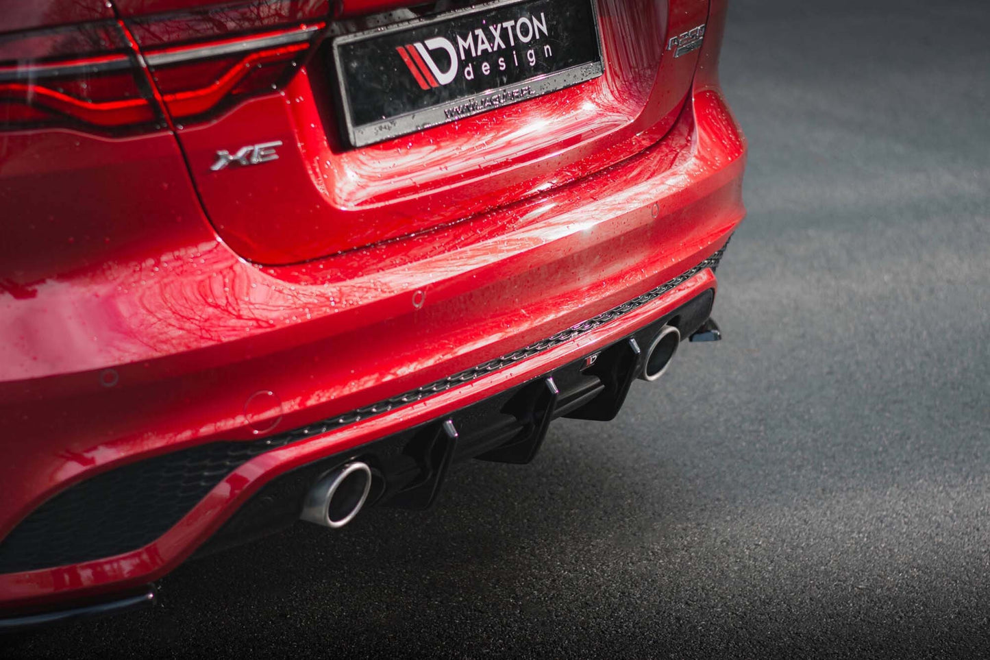 Difuser spate Maxton Design pentru Jaguar XE R-Dynamic X760 (dupa 2019), negru lacuit