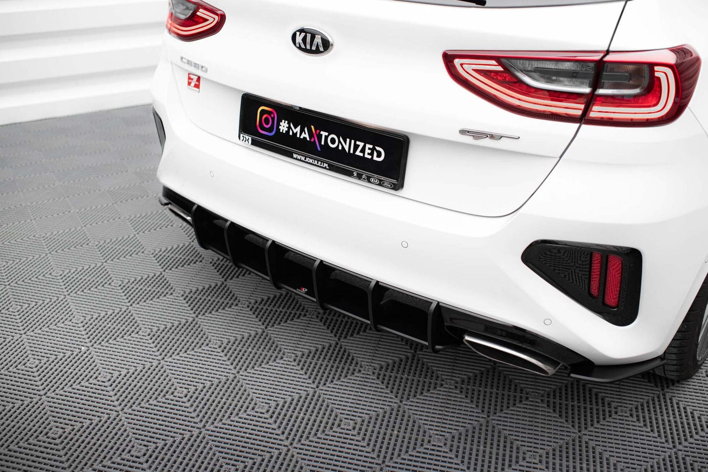 Inserție difuser Maxton Design Street Pro pentru Kia Ceed GT (2018-2022), negru mat