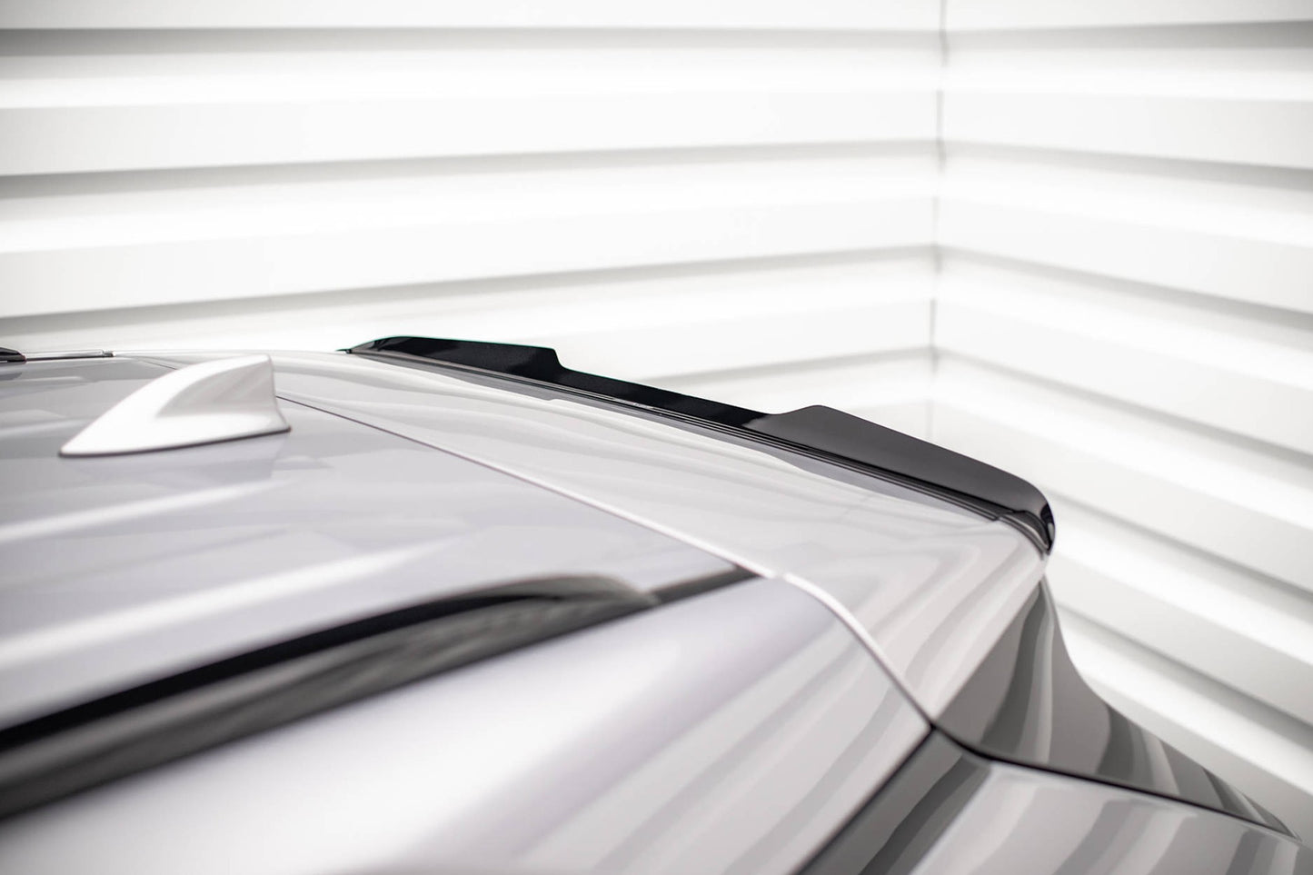 Insert parasolar Maxton Design pentru Toyota Rav4 (după 2019), negru mat
