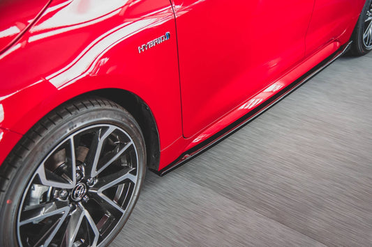 Maxton Design praguri pentru Toyota Corolla hatchback (2019-), negru mat