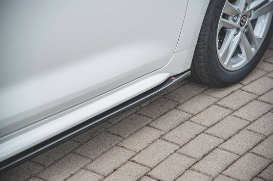 Maxton Design praguri pentru Toyota Corolla station wagon (2019-), negru mat
