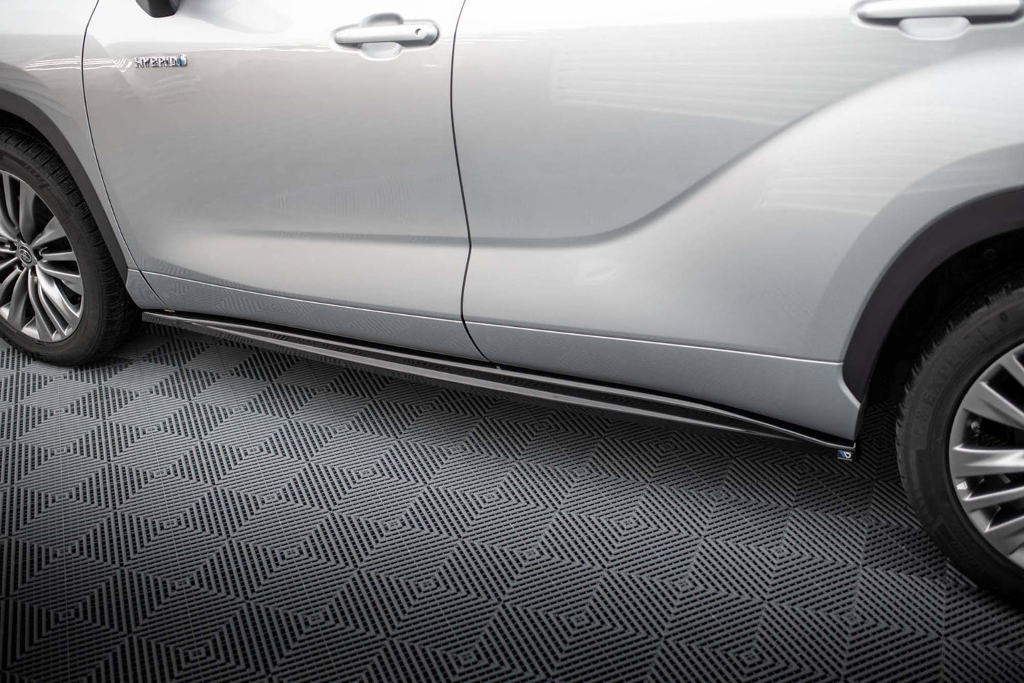 Praguri Maxton Design pentru Toyota Highlander (dupa 2019), negru lacuit
