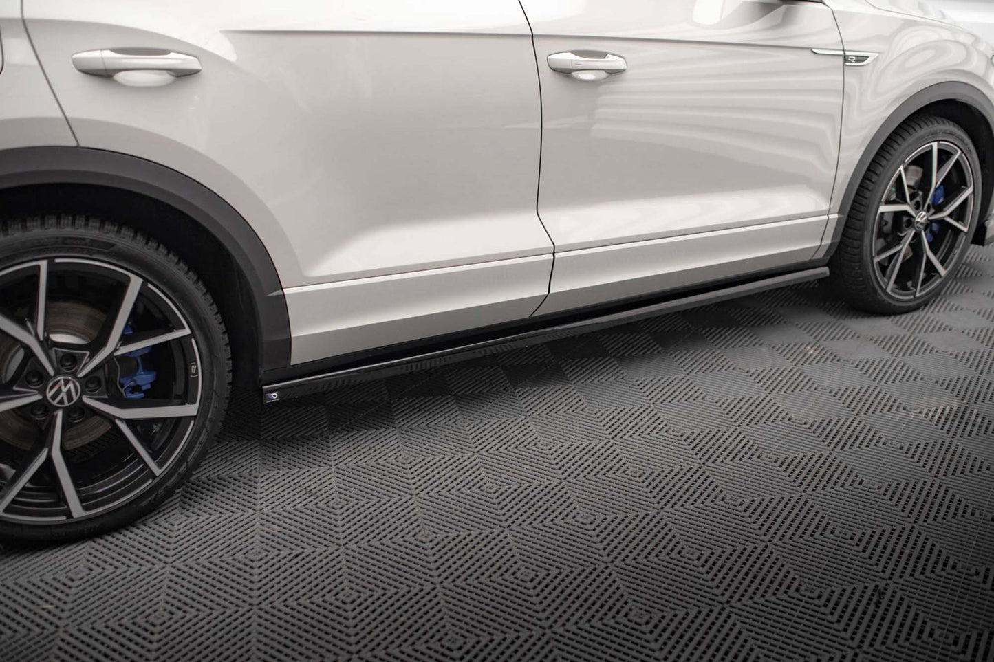 Praguri usi Maxton Design pentru Volkswagen T-Roc R Mk1 (dupa 2021), lac negru