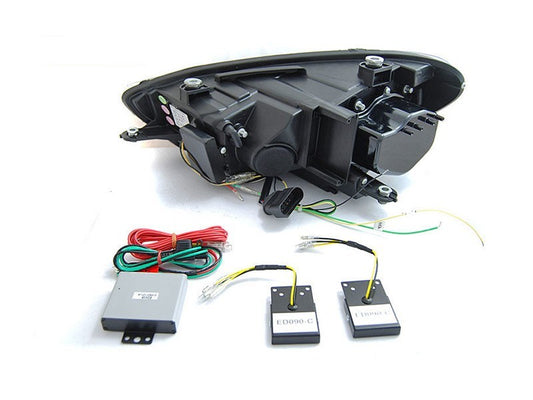 Faruri tuning LED DRL pentru Volkswagen Scirocco, cu baza neagra, compatibile cu modelul echipat din fabrica cu lumini DRL. Set stanga + dreapta