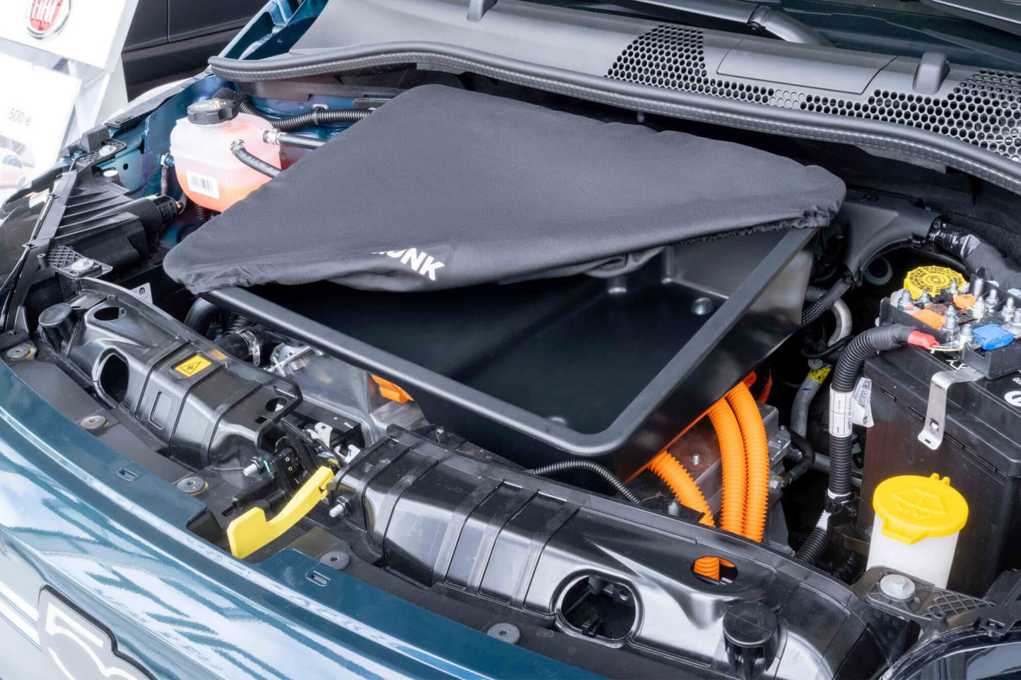 Cutie Rati Frunk pentru portbagajul frontal Fiat 500e dupa 2020, 13L, 44x31x6/13cm, neagra