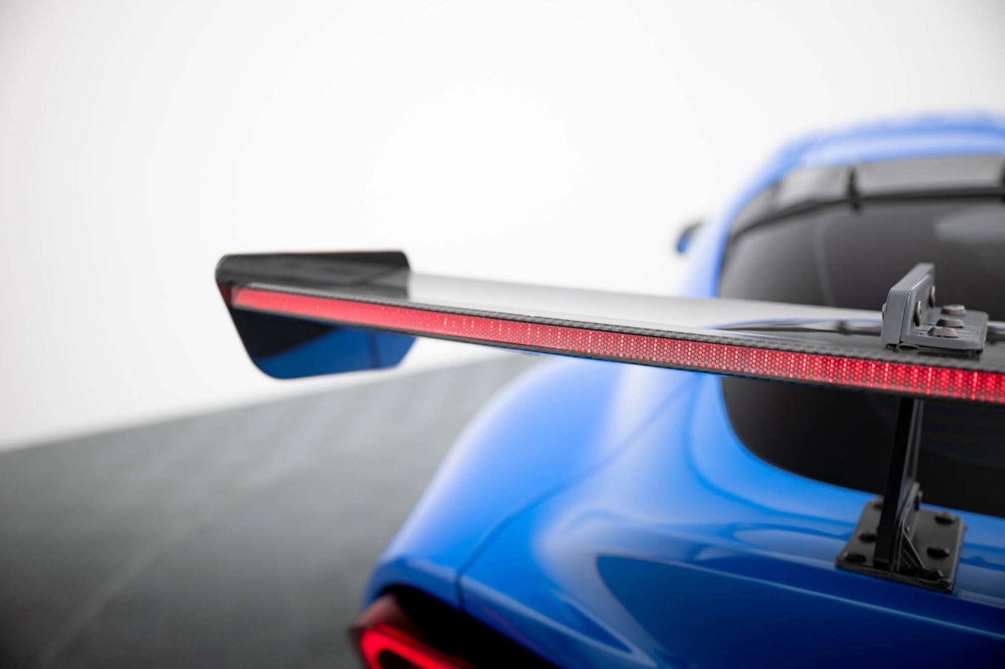 Maxton Design spoiler portbagaj fibră de carbon cu lumină LED frână pentru Toyota Supra (2019-)