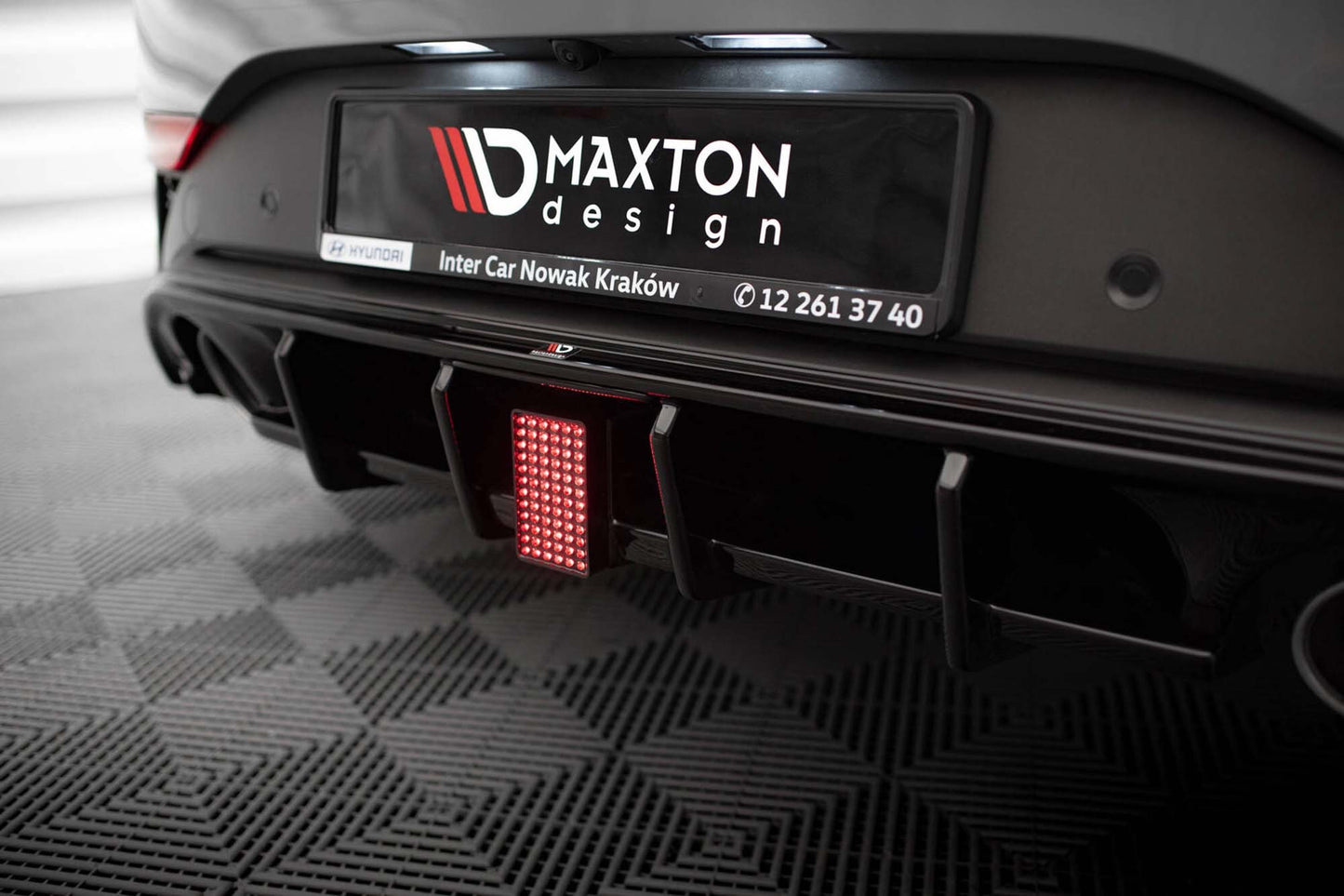 Lampa frana LED pentru montaj in difuser Maxton Design a Hyundai i30 N hatchback (2020-), negru lac