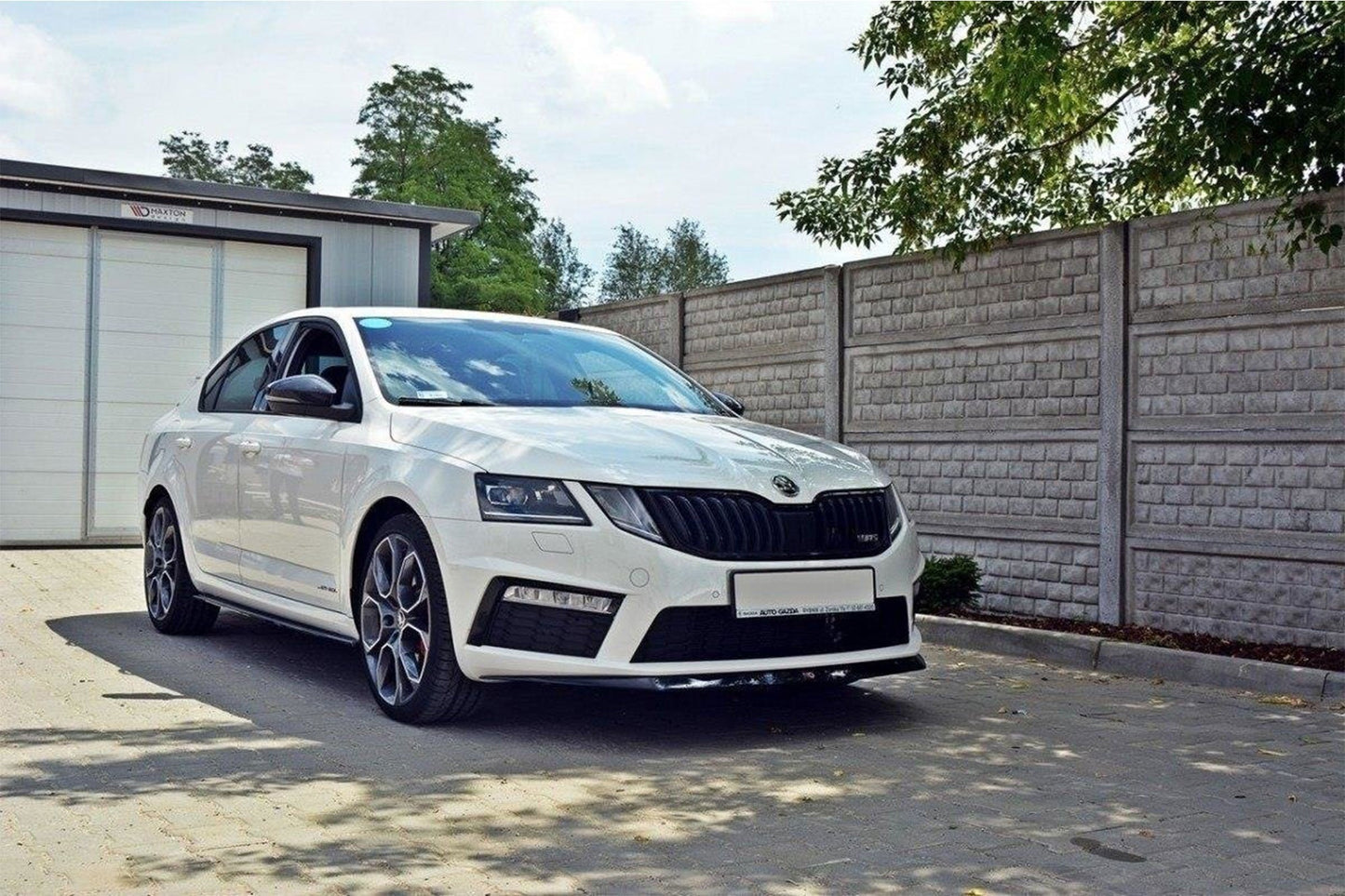 Maxton Design eleron pentru bara RS față Skoda Octavia (2013-2019), negru lucios