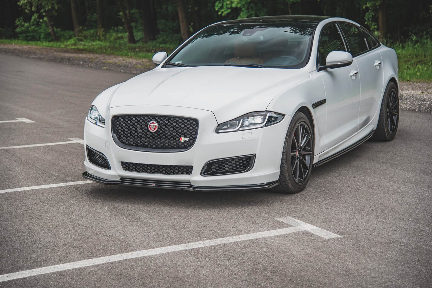 Spoiler bara fata Maxton Design pentru Jaguar XJ X351 (2015-2019), culoare carbon
