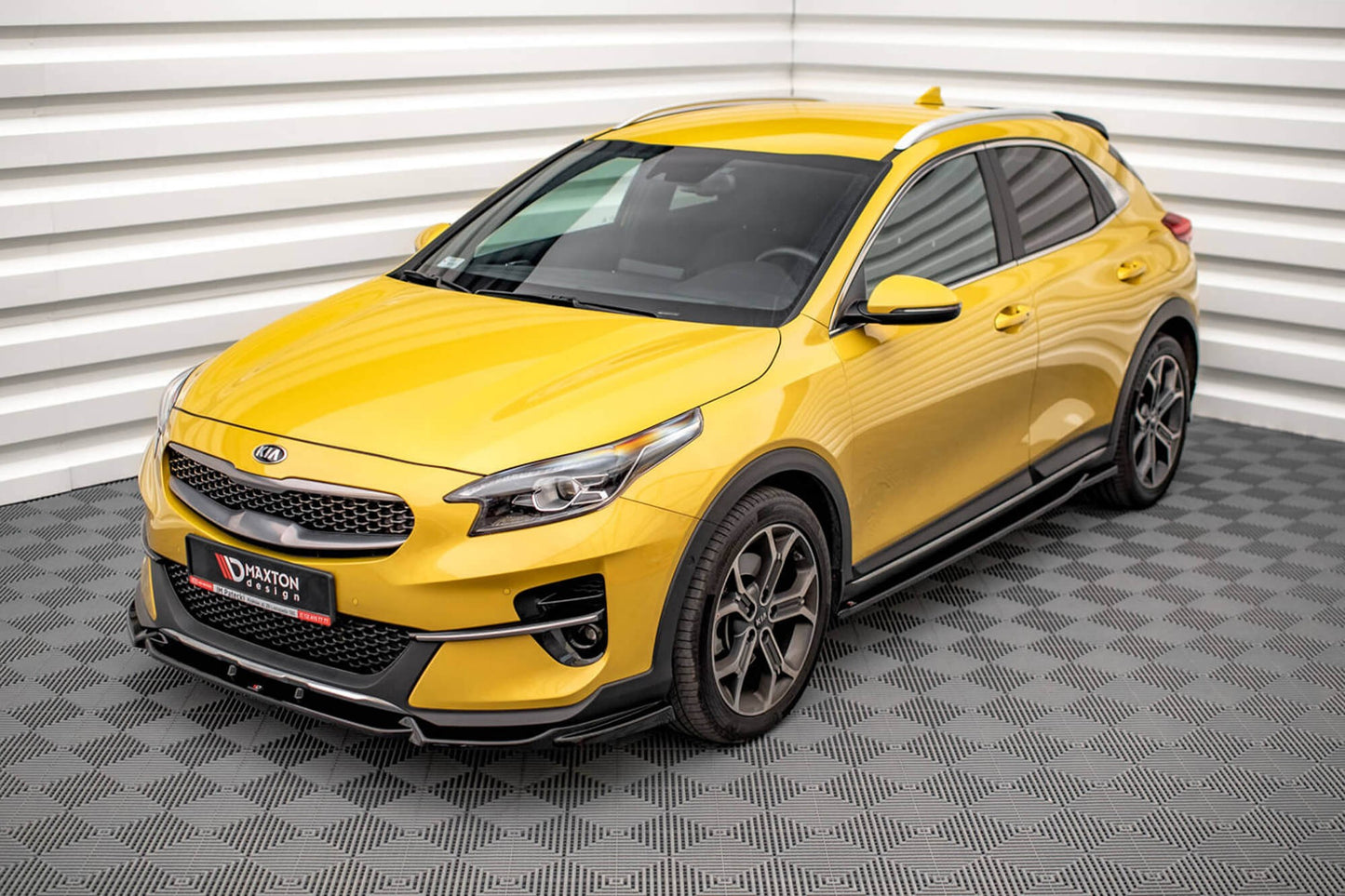 Maxton Design spoiler față pentru Kia Xceed (2019+), finisaj carbon
