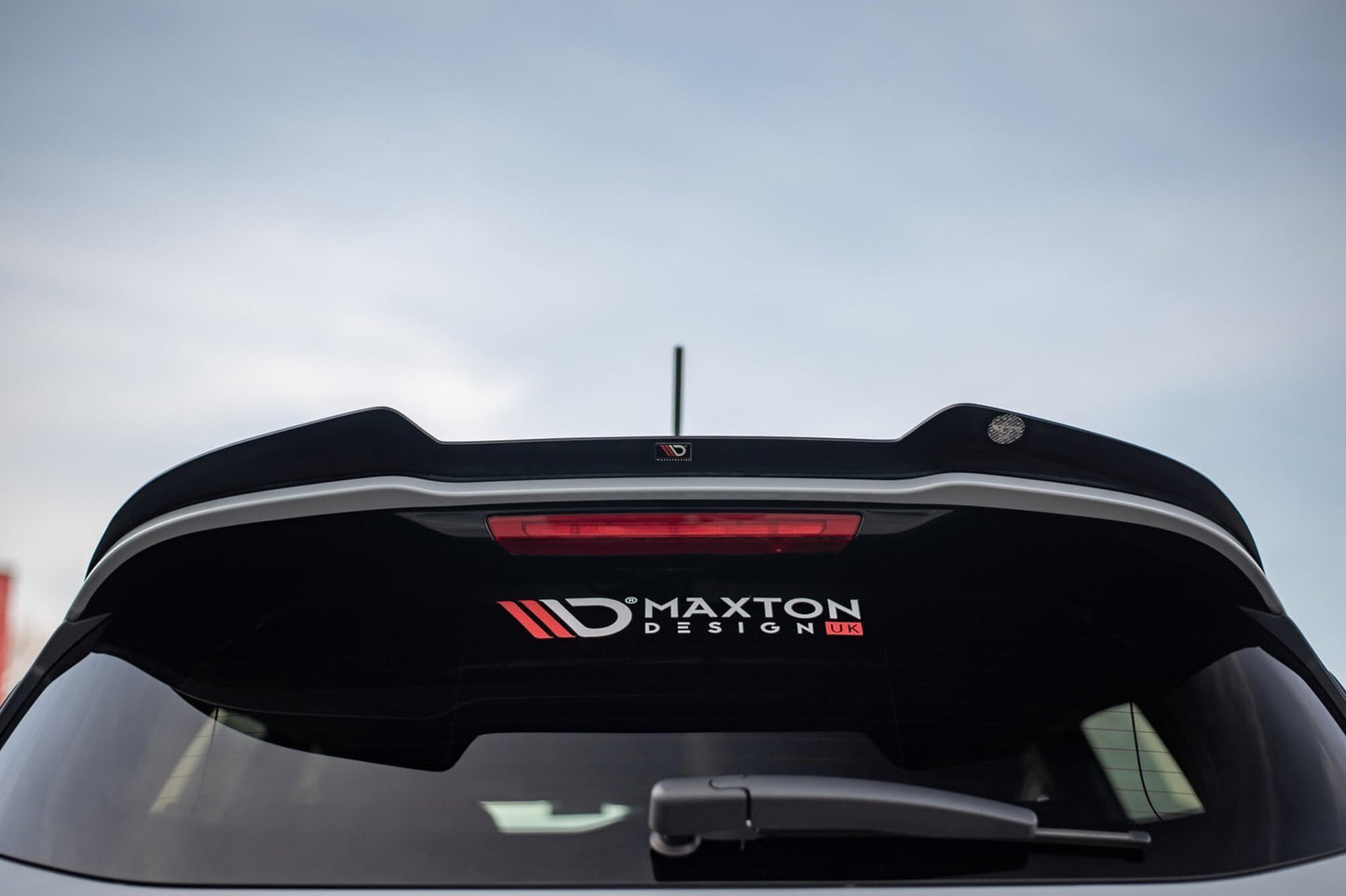 Maxton Design spoiler portbagaj versiunea 2 pentru Ford Fiesta ST / ST‑Line (dupa 2017), mat negru