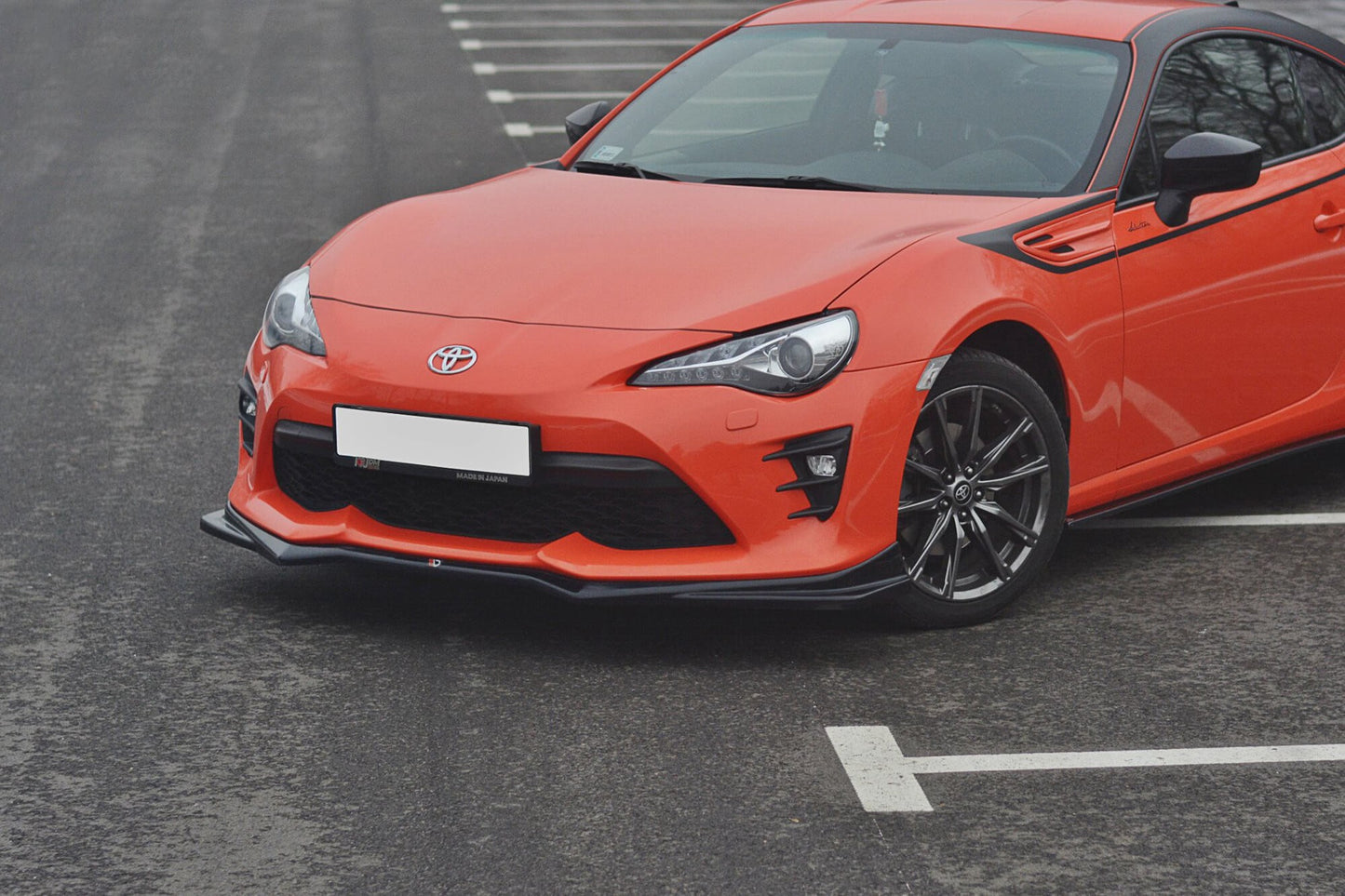 Spoiler Maxton Design versiunea 2 pentru bara față standard Toyota GT86 (2017+), negru mat