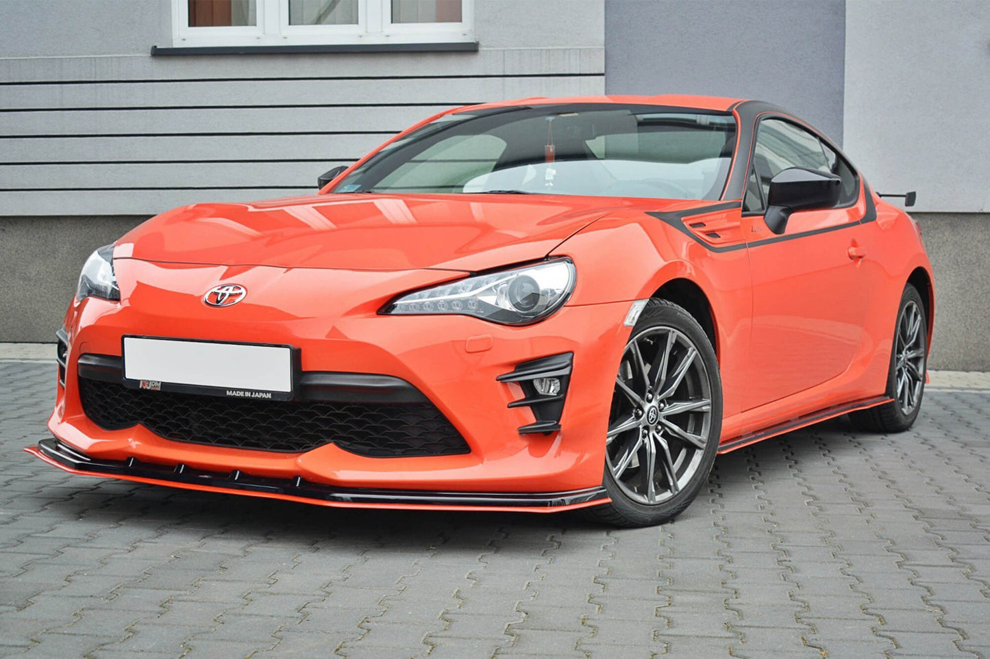 Spoiler Maxton Design versiunea 4 pentru bara față standard Toyota GT86 (după 2017), negru lăcuit/roșu lăcuit