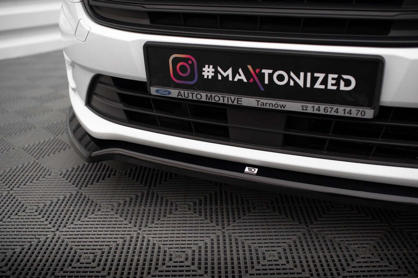 Maxton Design splitter versiunea 1 pentru bara fata Ford Transit Connect (2017-2023), negru lucios