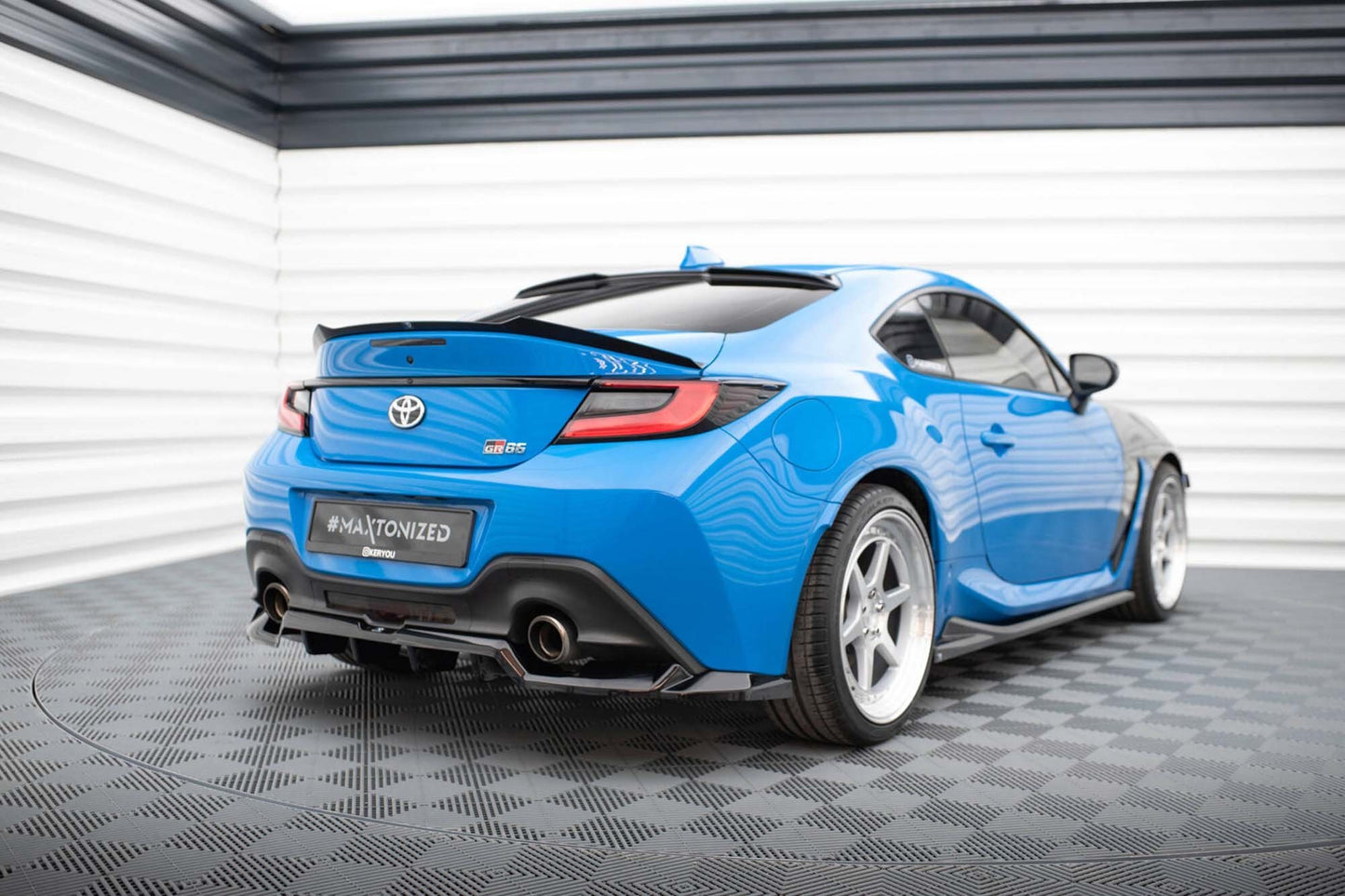 Spoiler Maxton Design versiunea 1 pentru bara spate Toyota GR86 (dupa 2021), lac negru