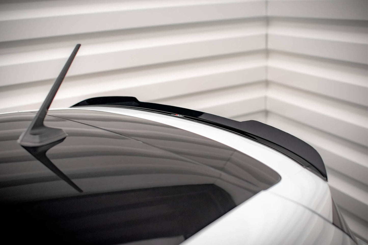 Maxton Design spoiler portbagaj pentru Renault Clio (2019+), culoare carbon