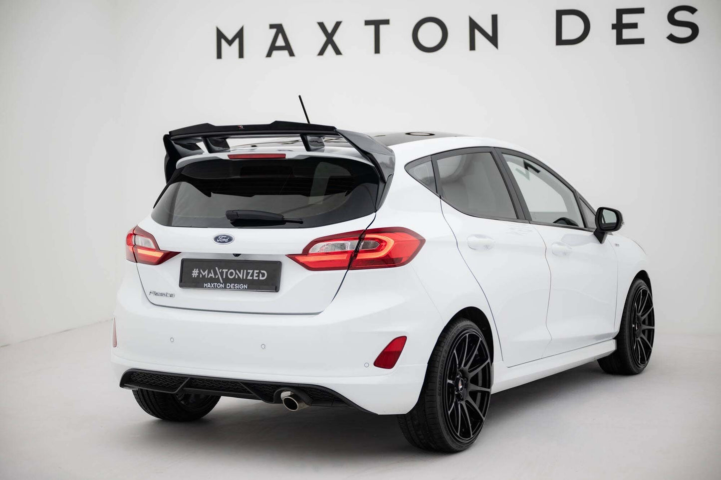 Maxton Design spoiler plafon pentru Ford Fiesta Standard / ST / ST-Line (2017‑2024), negru lacuit