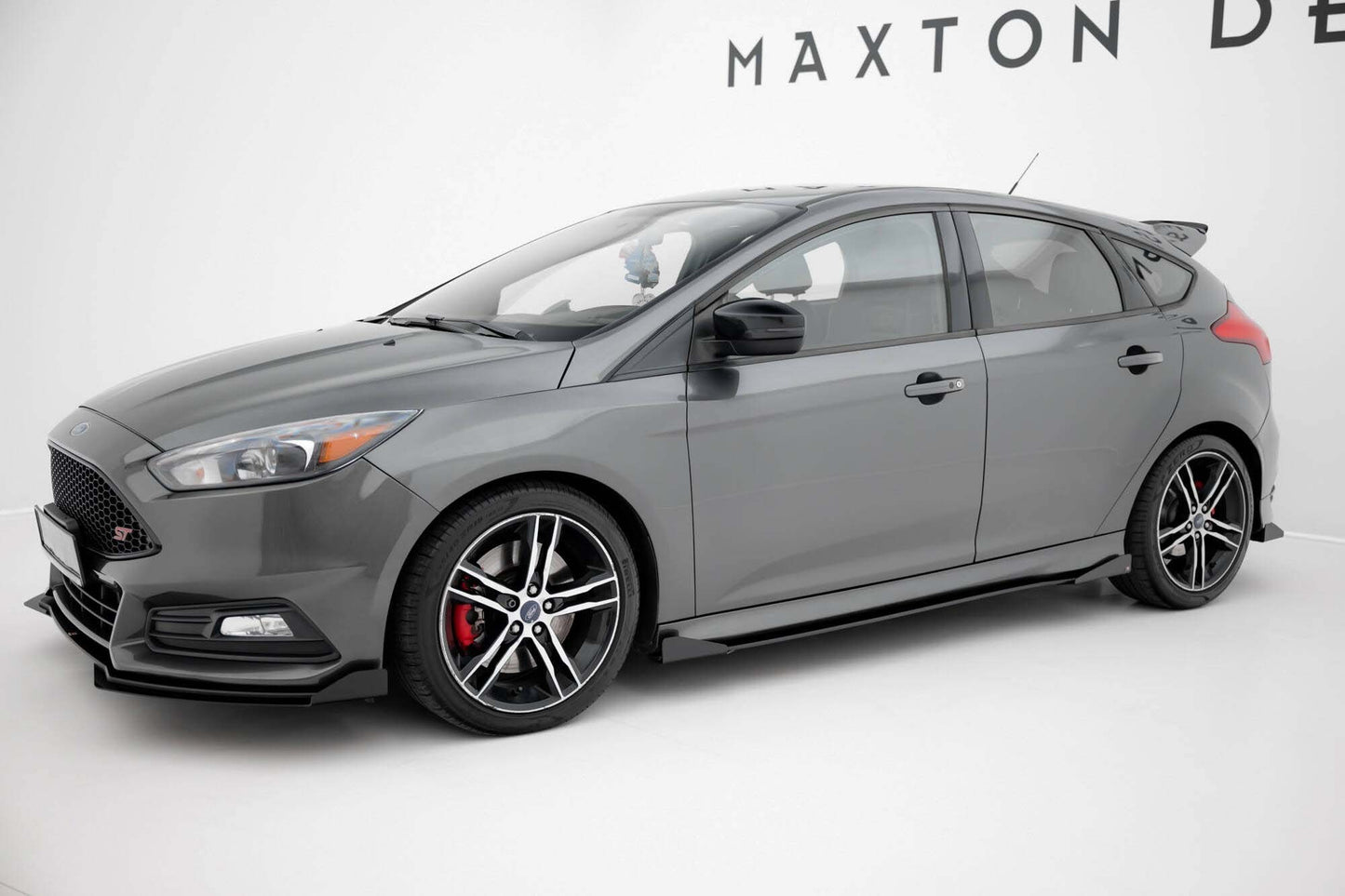 Praguri laterale Maxton Design pentru Ford Focus ST (2015-2018), negru lucios