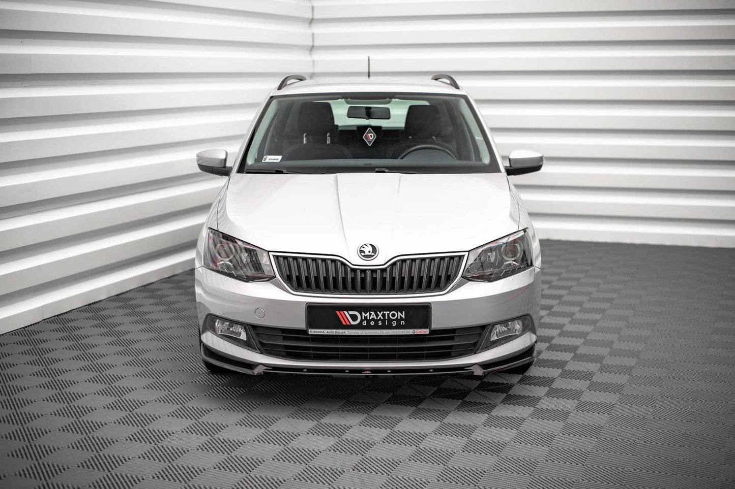 Spoiler Maxton Design versiunea 1 pentru bara față Skoda Fabia (2014-2019), lac negru