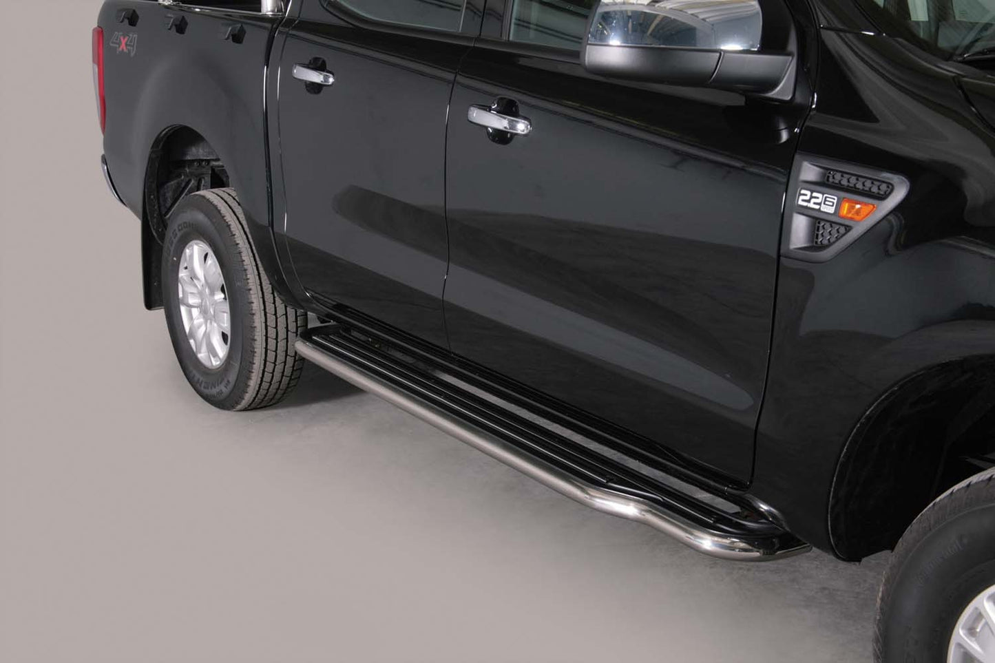 Misutonida trepte laterale pentru Ford Ranger double cab dupa 2012