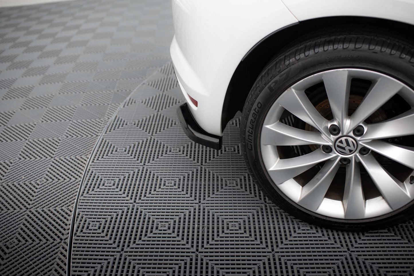 Extensii laterale Maxton Design versiunea 1 pentru bara spate a Volkswagen Scirocco (2014-2017), lac negru