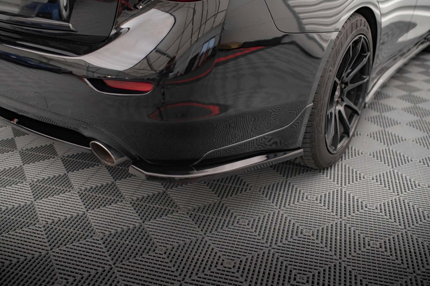 Maxton Design praguri pentru bara spate a Infiniti Q50 S Mk1 (2013-2016), culoare carbon