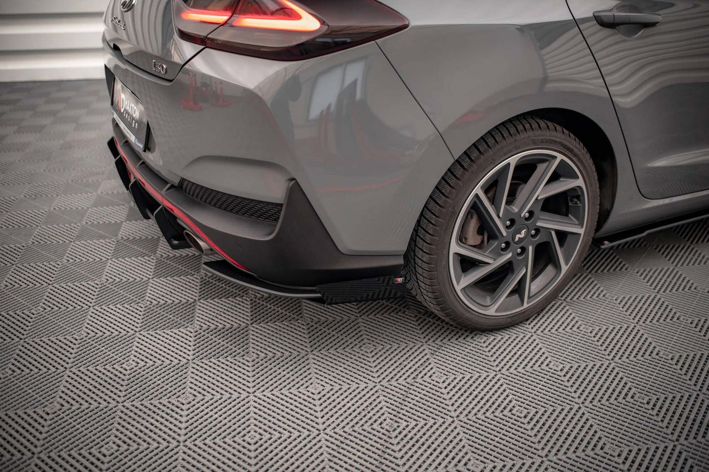 Inserții laterale Maxton Design pentru bara spate a Hyundai i30 Fastback N-Line (2020-), negru lac