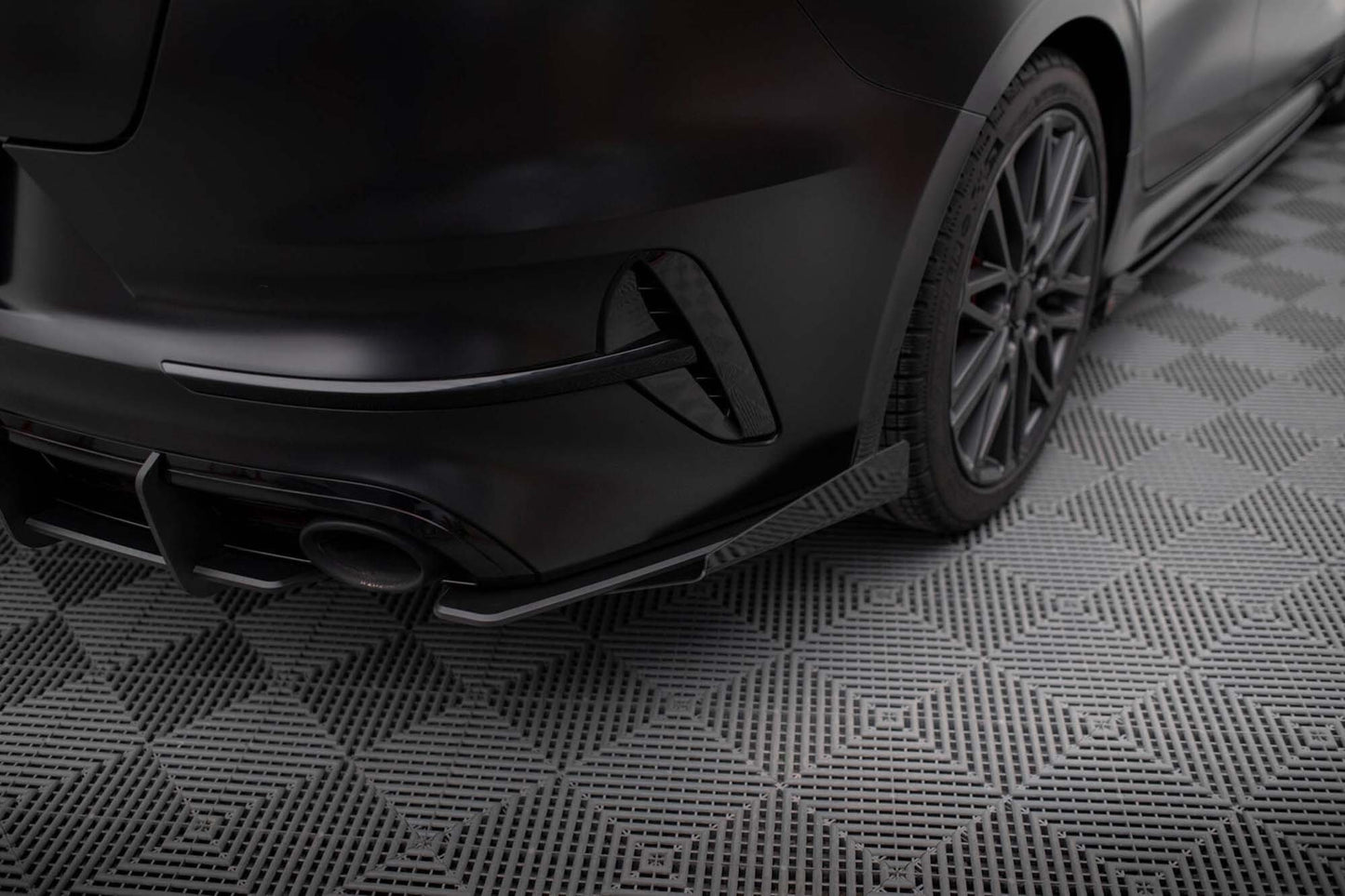 Inserții laterale Maxton Design pentru bara spate GT a Kia Pro Ceed (2022-), negru mat
