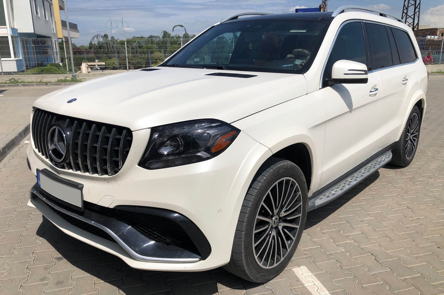 Bodykit AMG tip 63 pentru Mercedes GLS X166 (după 2015)