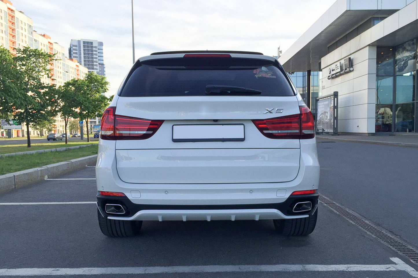 Pachet aerodinamic cu ornamente cromate compatibil cu BMW X5 F15 (2014–2018) echipat cu bare standard