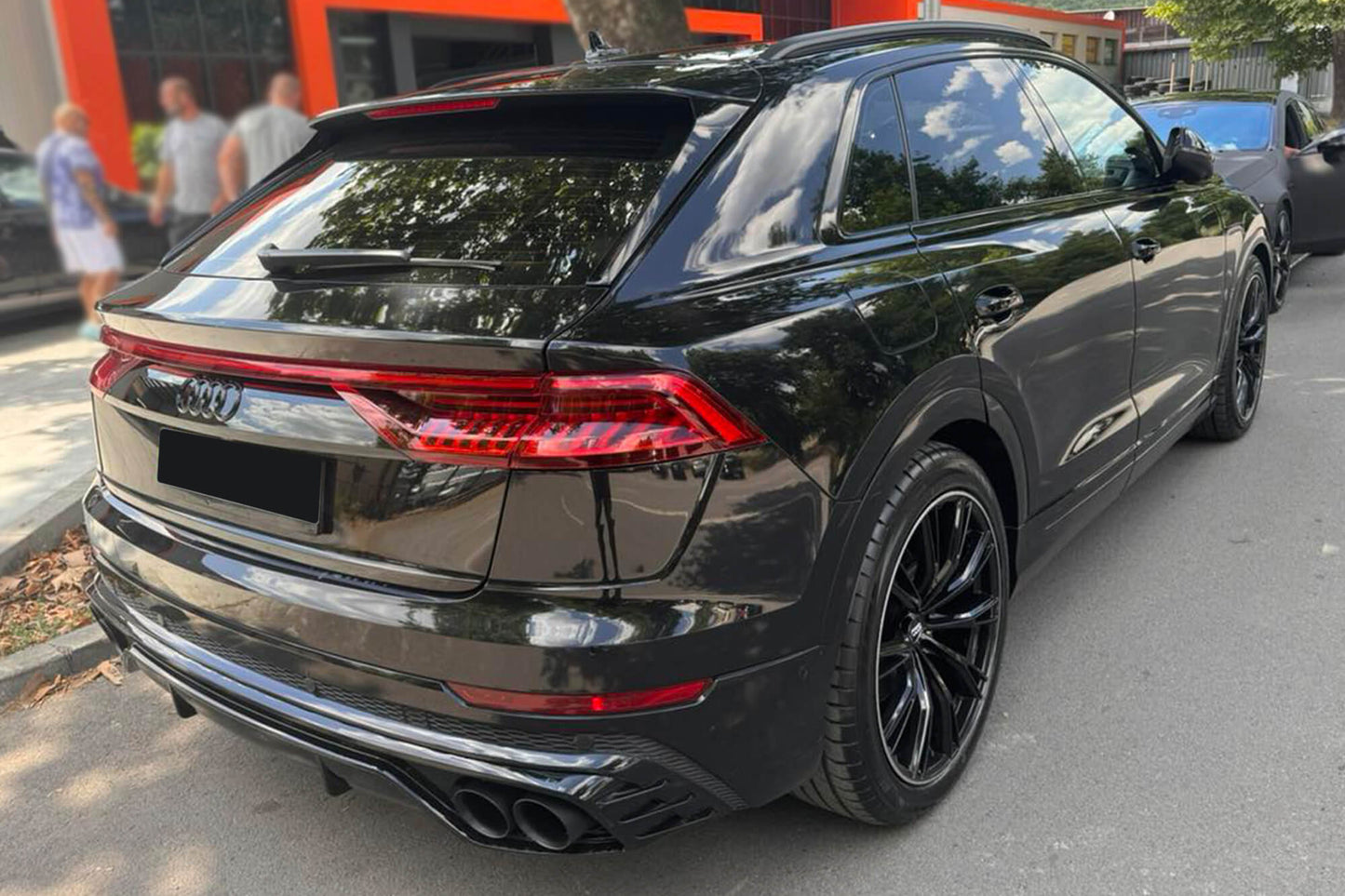Pachet Aero compatibil cu Audi SQ8 (după 2018) pentru modelul echipat cu bare S-line