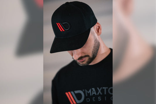 Sapca neagra Maxton Design cu logo rosu