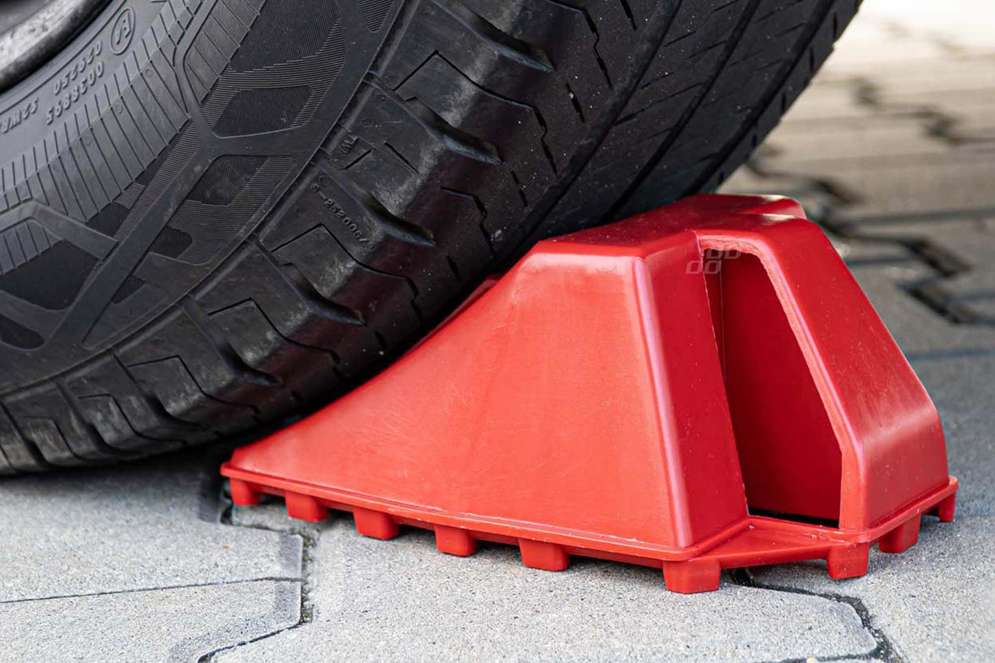 Blocator de roata - plastic, rosu, Amio, cu contor 220x80x120mm, 1 bucata